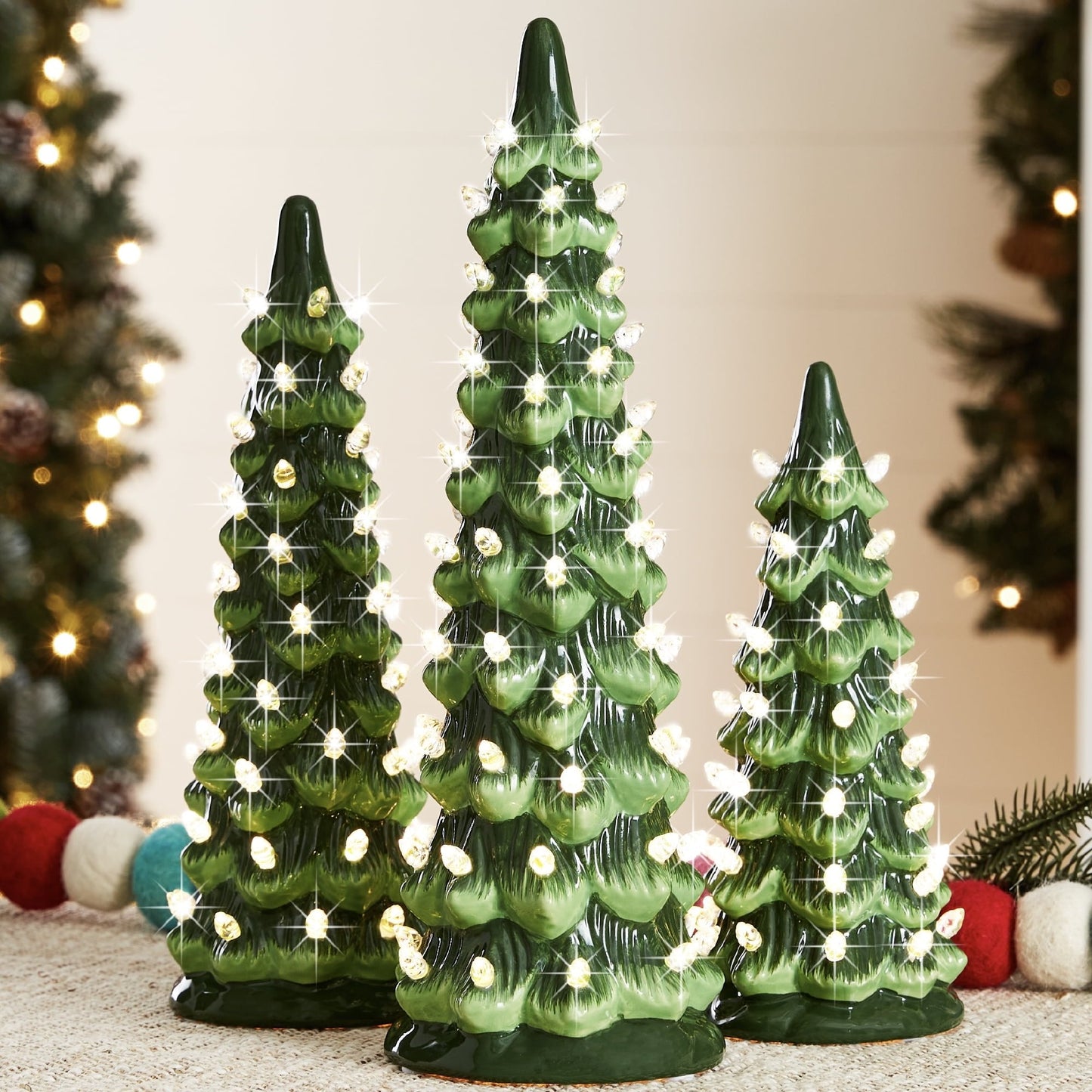 Ručně malovaný keramický vánoční stromeček s LED osvětlením, předem nasvícený🎄