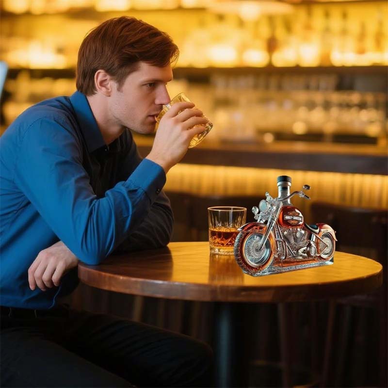Kreativní skleněná láhev na víno ve tvaru motocyklu