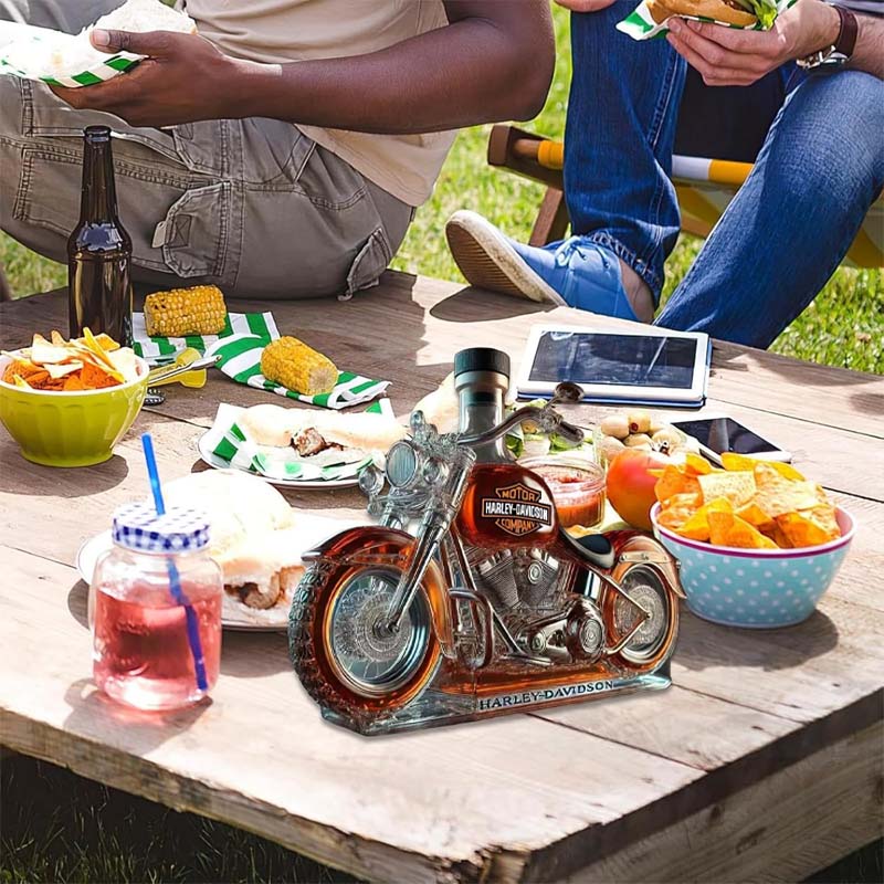 Kreativní skleněná láhev na víno ve tvaru motocyklu