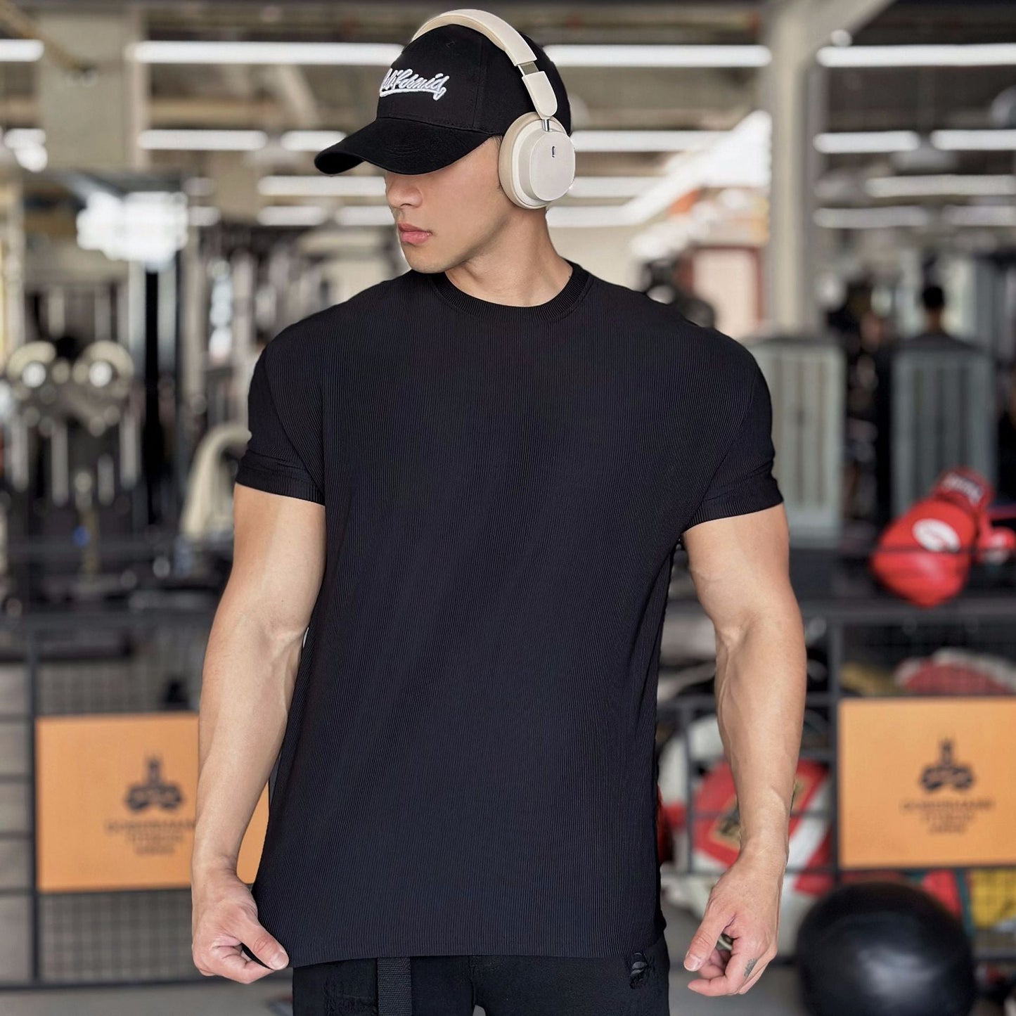 Herren-Muskel-Fitness-T-Shirt Mit V-Ausschnitt Und Kurzen Ärmeln